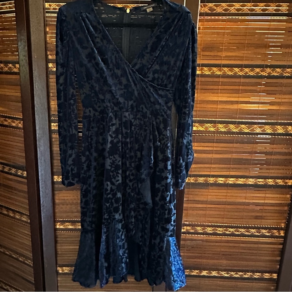 🌟3/$20🌟 Navy velvet burnout dress